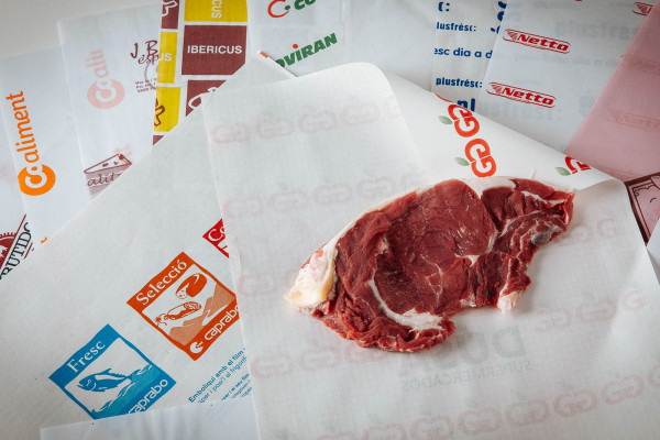 Paper plastificat per a ús alimentari